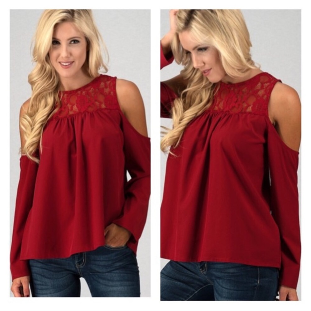 ❤️Sexy Red Cold Shoulder with Lace Top! On trend! Valentine’s Day ❤️